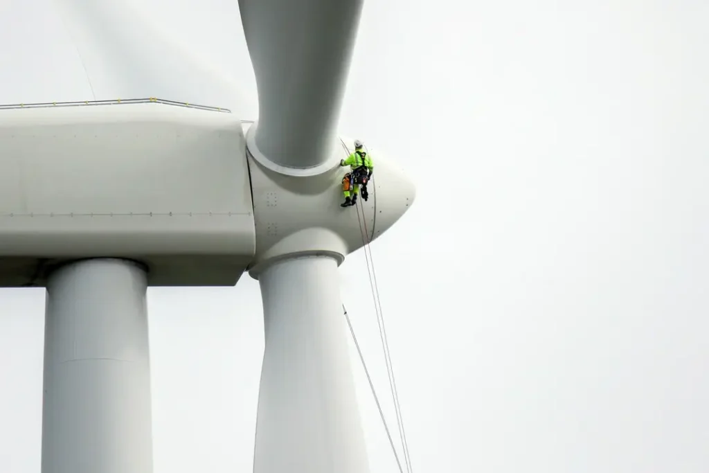 Co może wpływać na uszkodzenia turbin wiatrowych?